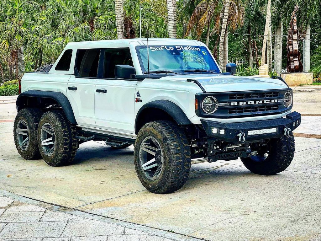 Ford Bronco 6x6 Pickup Is a Real Monster Called Apocalypse Dark Horse