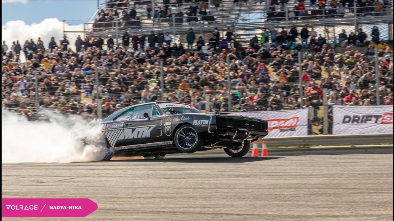 How This 1968 Dodge Charger 440 Went From Rusty Field Find to Full-Spec Drift  Car of Netflix Fame