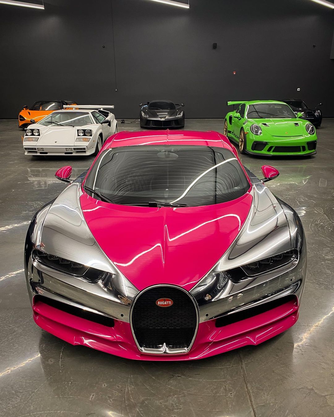 Bugatti Chiron Gets "Stolen", Wrapped in Pink and Chrome Just Like